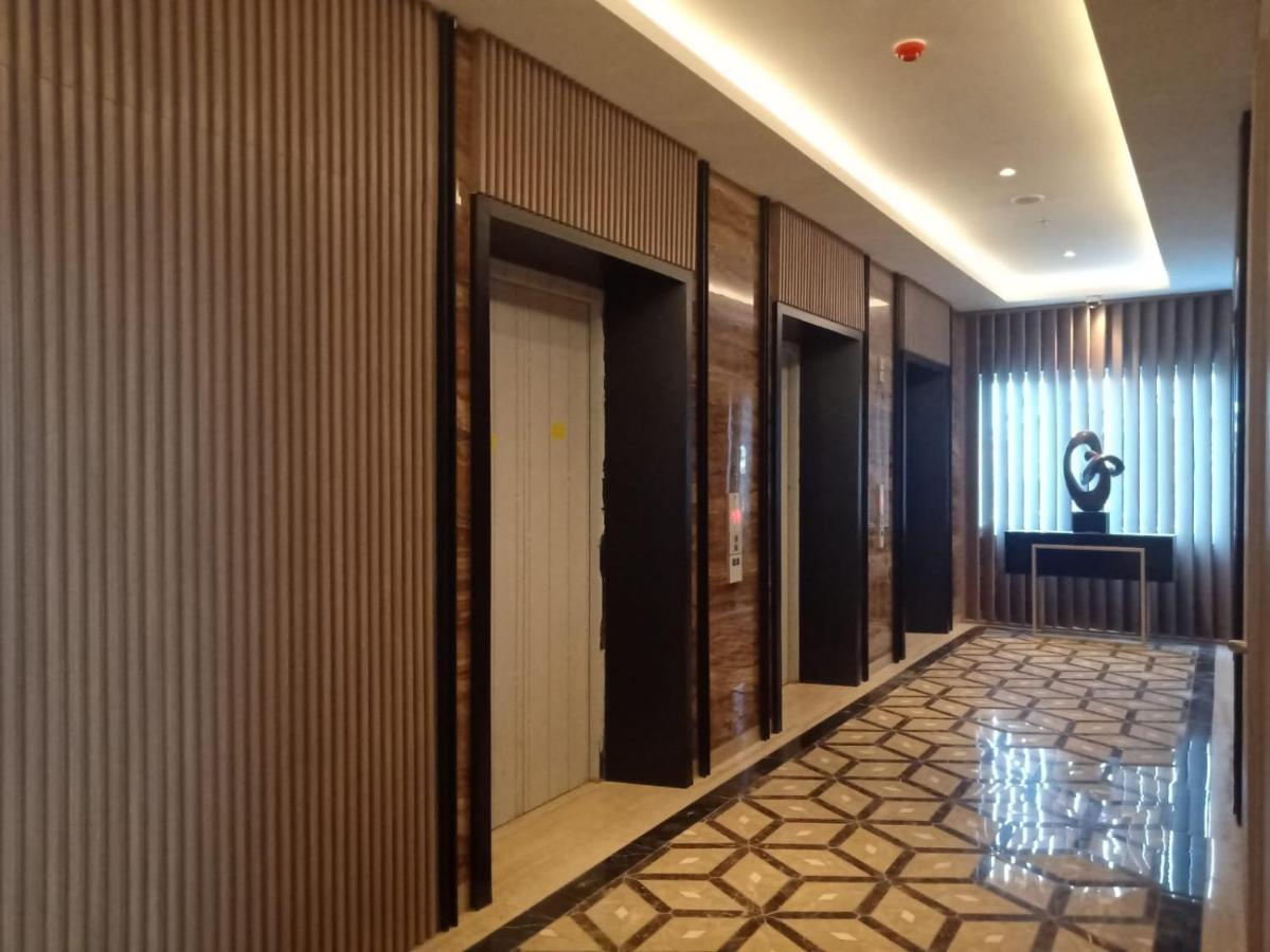 Bess Mansion Hotel Surabaya Wonotjolo Eksteriør billede
