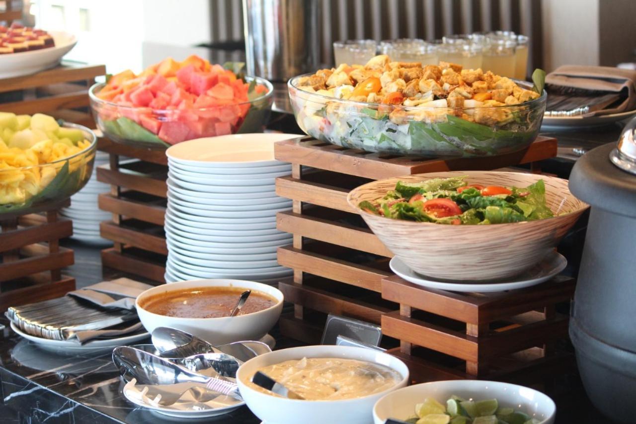 Bess Mansion Hotel Surabaya Wonotjolo Eksteriør billede