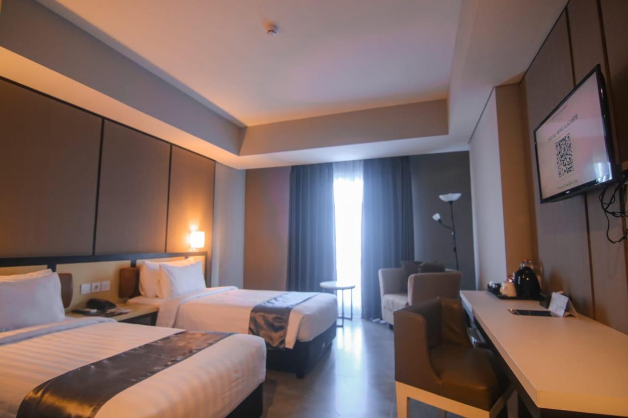 Bess Mansion Hotel Surabaya Wonotjolo Eksteriør billede