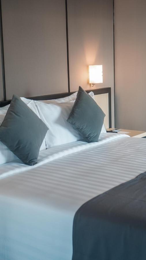 Bess Mansion Hotel Surabaya Wonotjolo Eksteriør billede